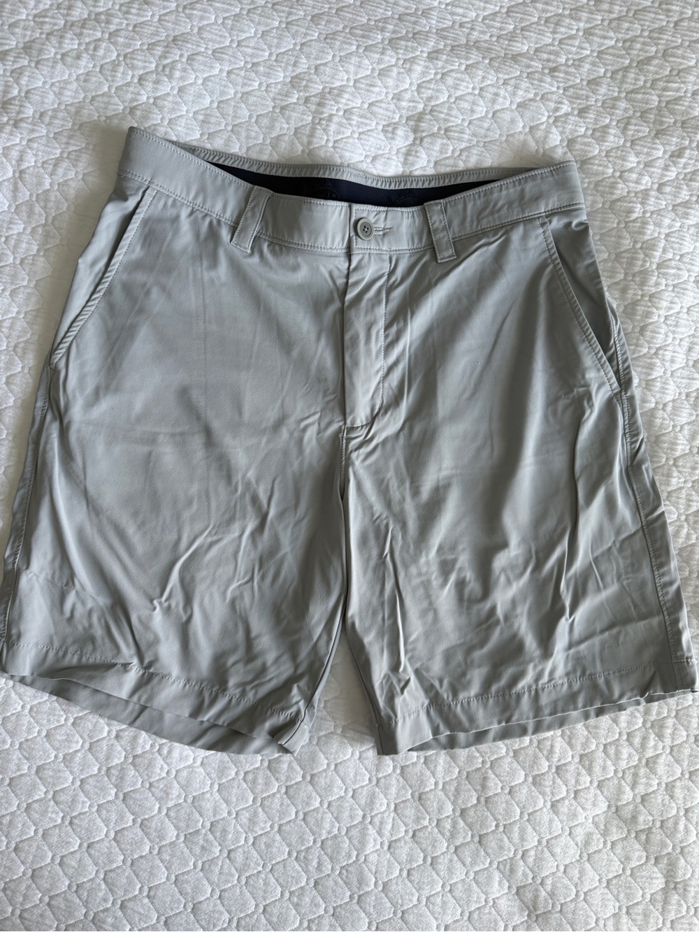 Southern Tide Men's Light Gray Flat-Front Performance Shorts